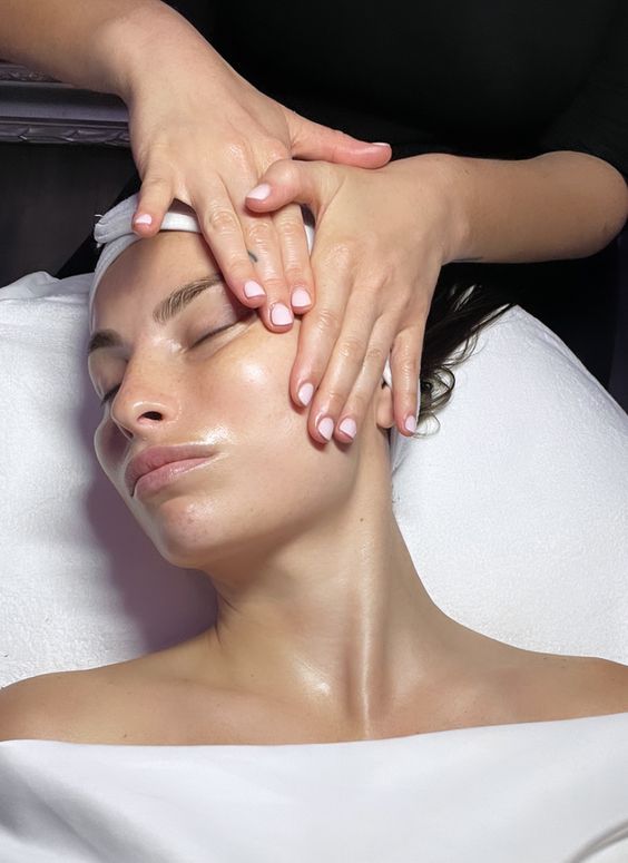 Mela Brightening Facial