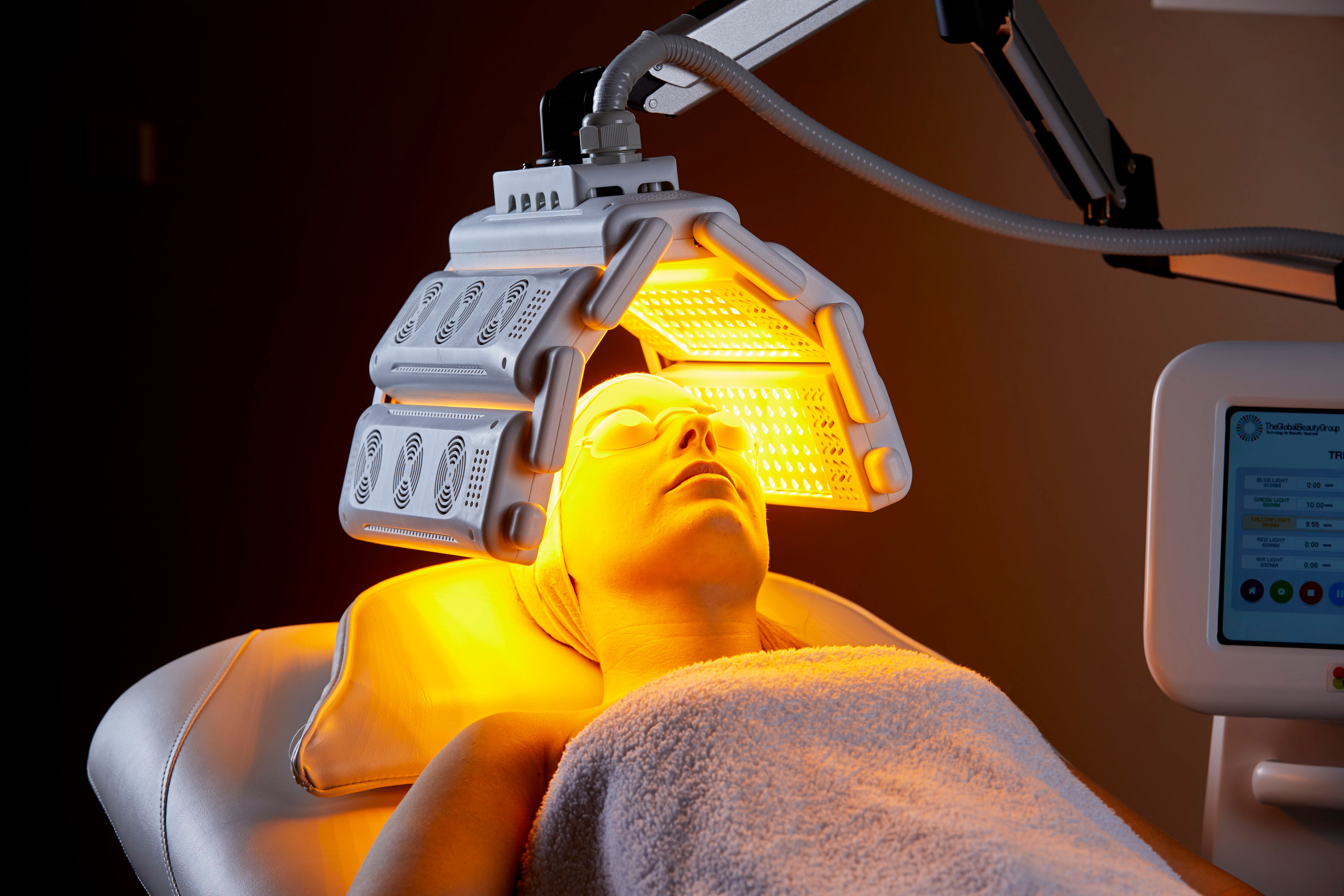 LED Light Therapy Facial, Neck & Décolletage